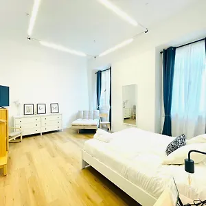 Hostel Larios, Màlaga